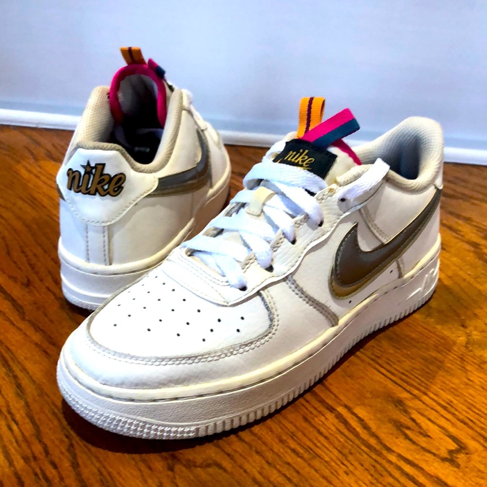Nike Air Force 1 LV8 GS Size 5Y or 6.5 Women